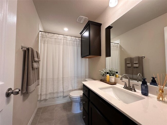 Building Photo - 216 Midas Ln