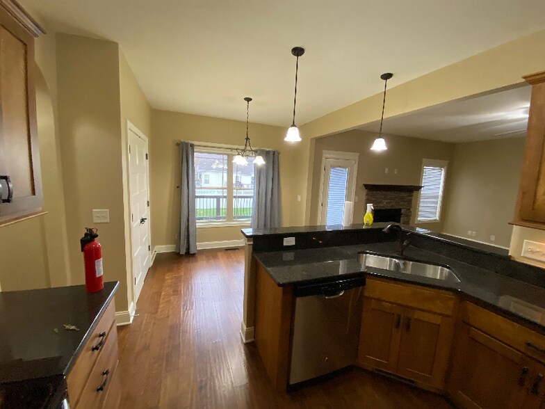 Building Photo - 660 Richards Dr