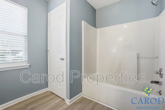 Building Photo - 2713 Daffodil Dr