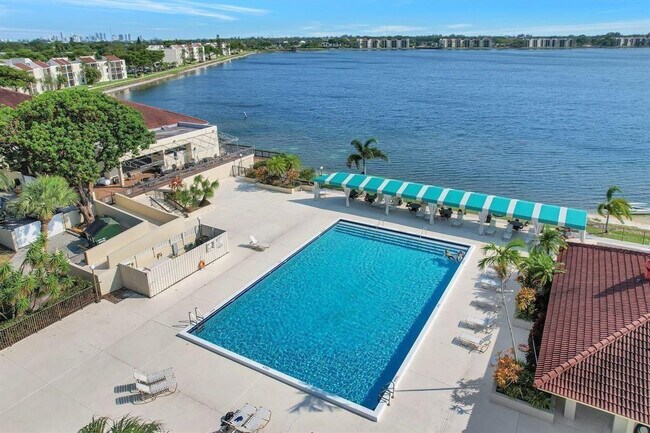 Building Photo - 110 Lake Emerald Dr