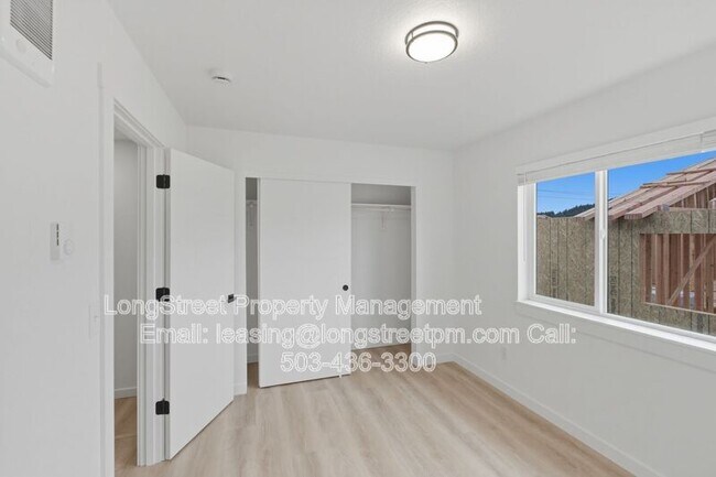 Building Photo - 822 S 19th St