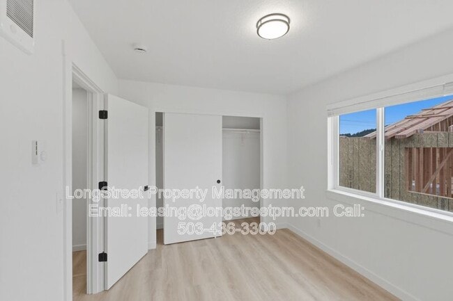 Building Photo - 826 S 19th St