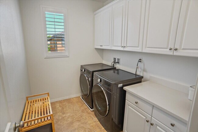 Building Photo - For Lease: Stunning Modern Pool Home in th...