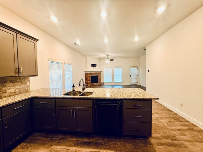 Building Photo - 424 NW 59th Ave