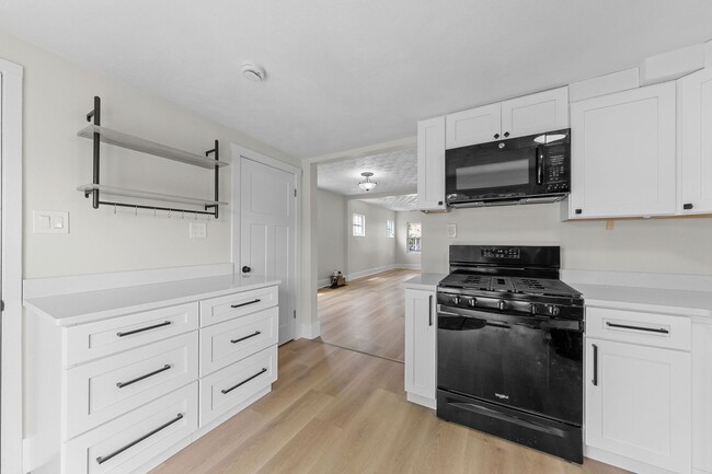 Building Photo - Porch-Side Charm: Turnkey 2-Bed Home with ...
