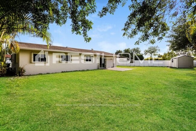 Building Photo - 10855 SW 152nd Terrace