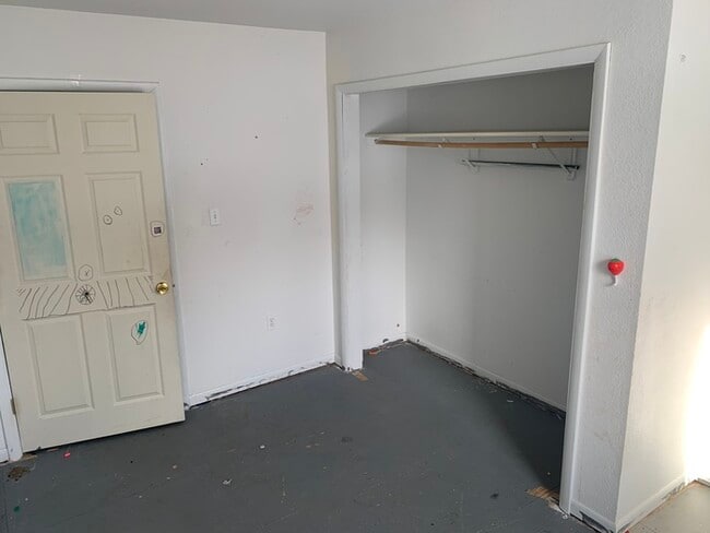 Building Photo - 116 Chestnut St