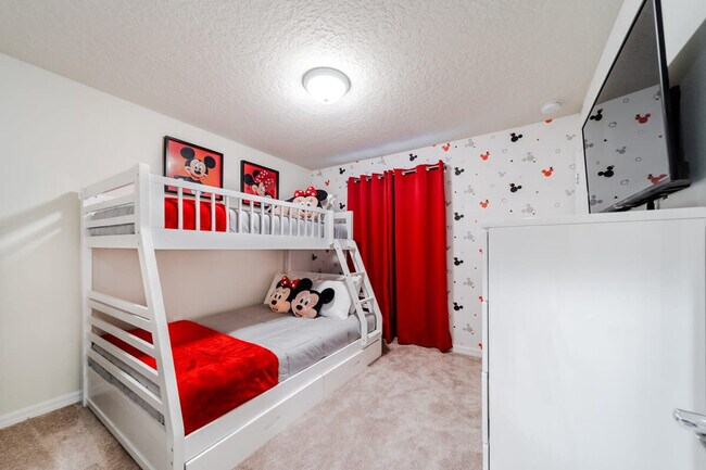 Building Photo - 2422 Dubai St