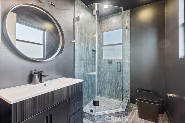 Building Photo - 17437 Oak Creek Ct