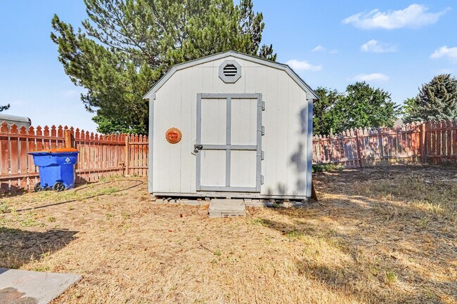 Building Photo - 11875 W Hidden Valley Rim Rd