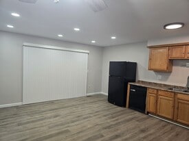 Building Photo - 38177 Jamestown Dr