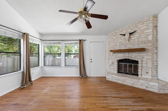 Building Photo - 8701 Palace Pkwy