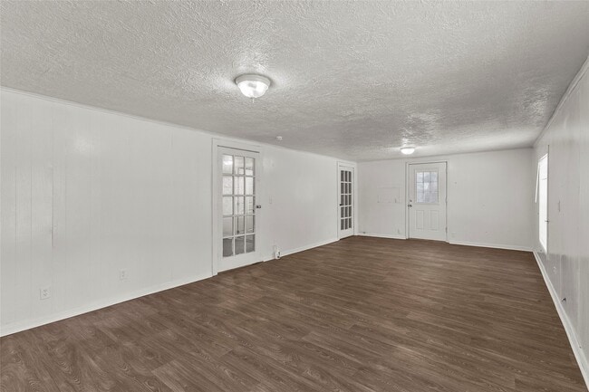 Building Photo - 8206 Sunflower Dr