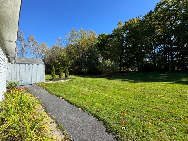 Building Photo - 98 Burnell Dr