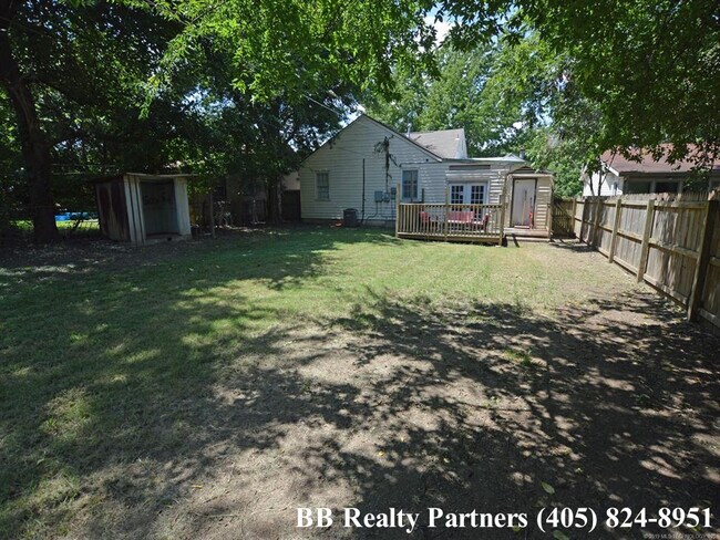 Building Photo - 249 S Richmond Ave