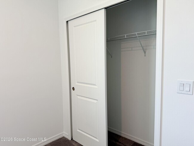 Building Photo - 917 Castleford Ave NE