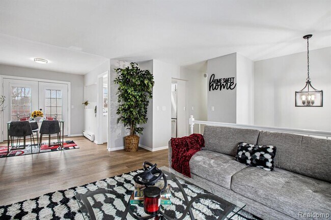 Building Photo - 13428 Sequoia Ln