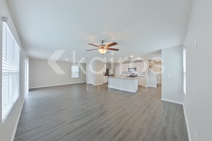 Building Photo - 8650 SW 44th Ct