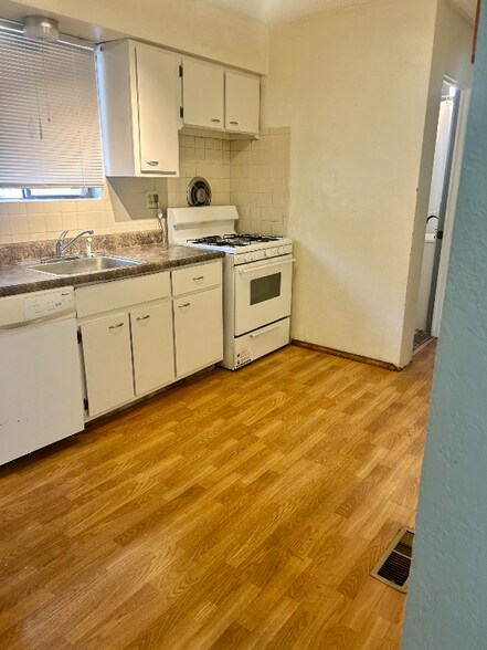 Building Photo - 712 Rabenberg Pl