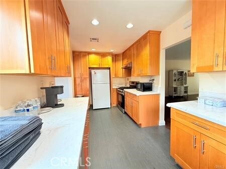 Building Photo - 4148 Lynd Ave