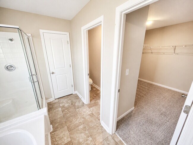 Building Photo - 721 Tanager Ln