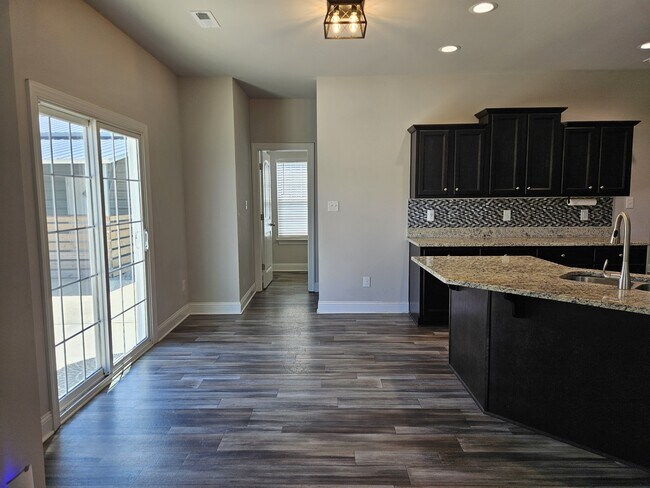 Building Photo - 214 Gracyns Dr