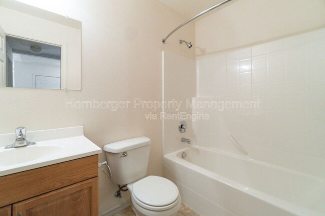 Building Photo - 621 S Bowdish Rd