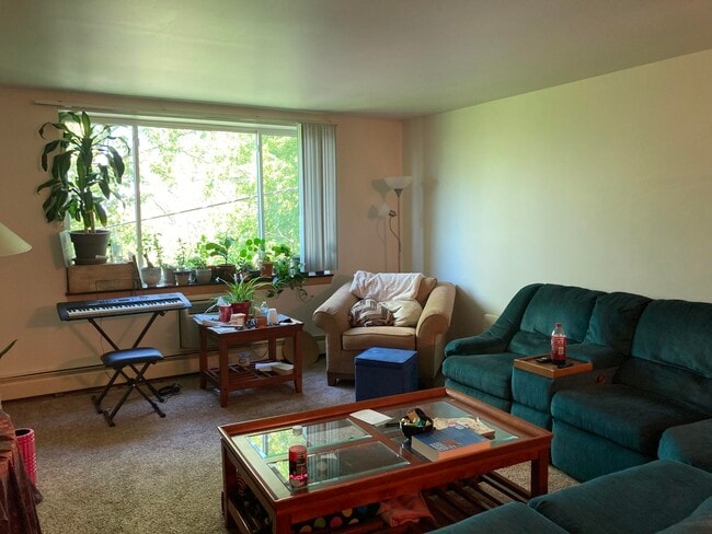 Building Photo - 1315 E Elmdale Ct