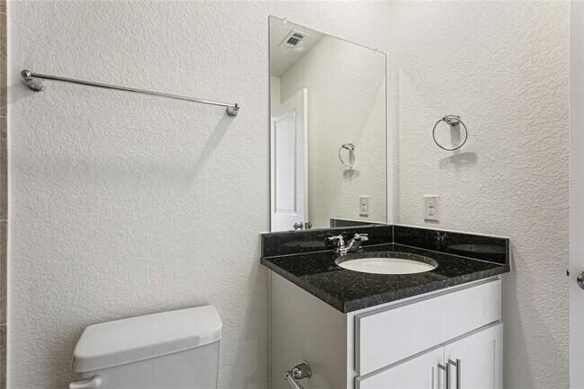 Building Photo - 701 Unakite Trl