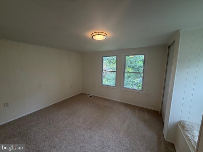 Building Photo - 5014 Delaware St