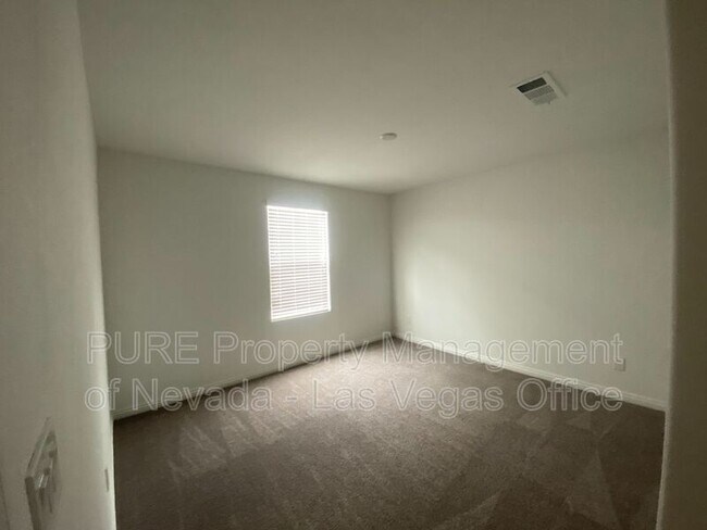 Building Photo - 4645 Pencester St