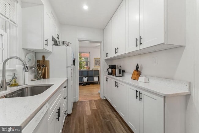 Building Photo - 5302 Baltimore Ave