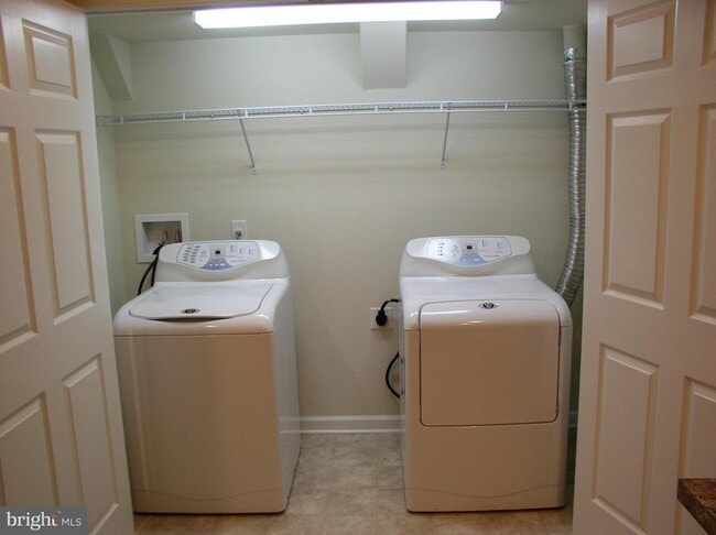 Building Photo - 5910 Sunlight Mountain Rd