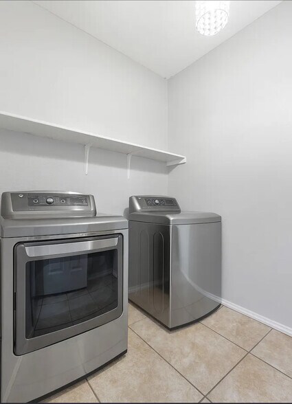 Building Photo - 9132 Ipswich Bay Dr