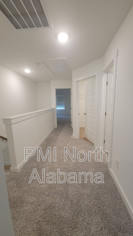 Building Photo - 7599 Discovery Pt Dr NW