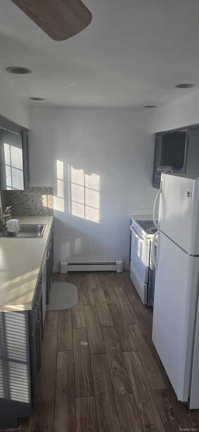 Building Photo - 29 Brittany Dr