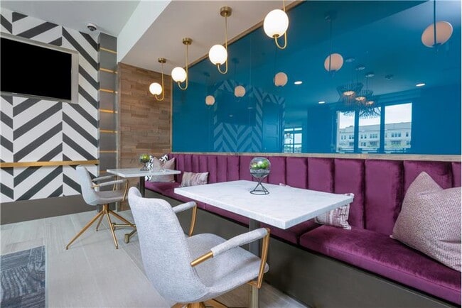 Building Photo - 3329 Oak Grove Ave