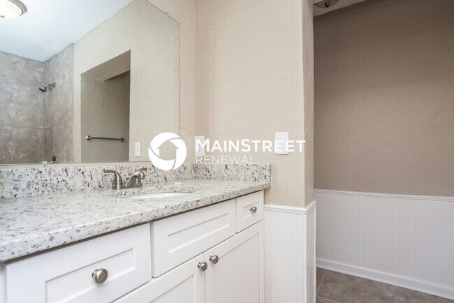 Building Photo - 4 Bedroom Pet-Friendly Home in Kennesaw, GA with Main Street Renewal
