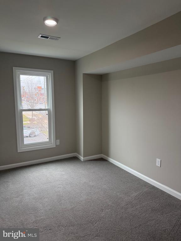 Building Photo - 224 E Main St