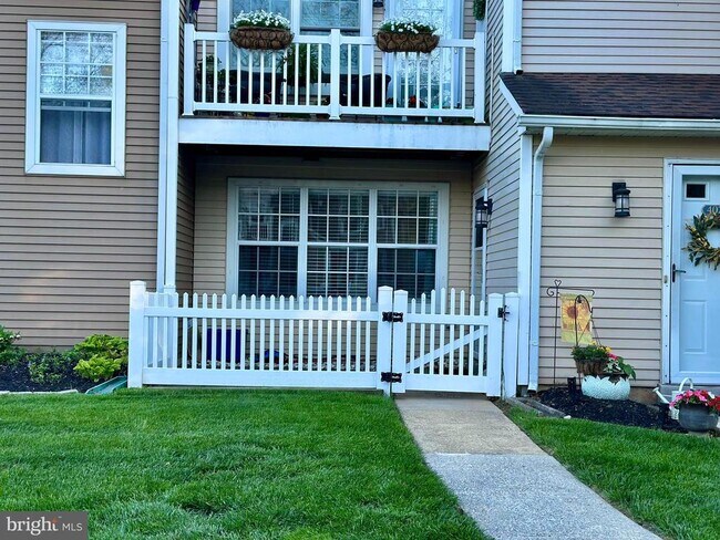 Building Photo - 401 Ferris Ln