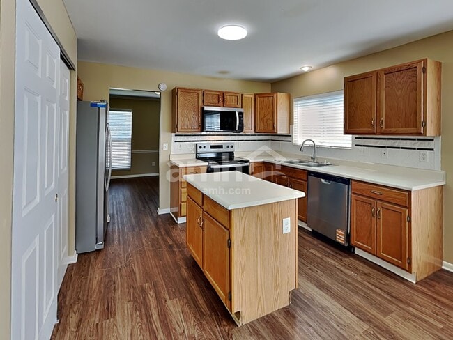 Building Photo - 1001 Vixen Dr