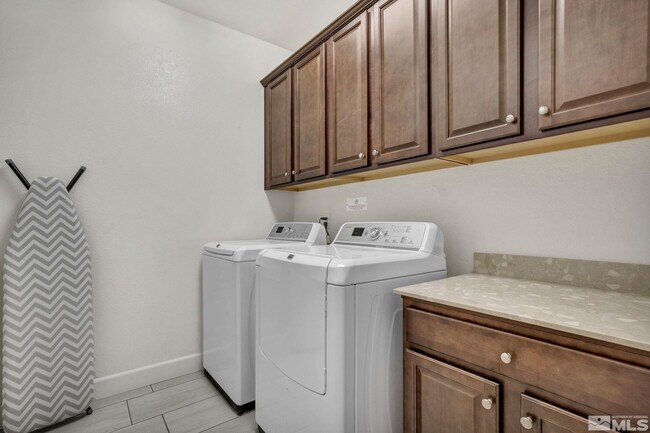 Building Photo - 10345 Rollins Dr
