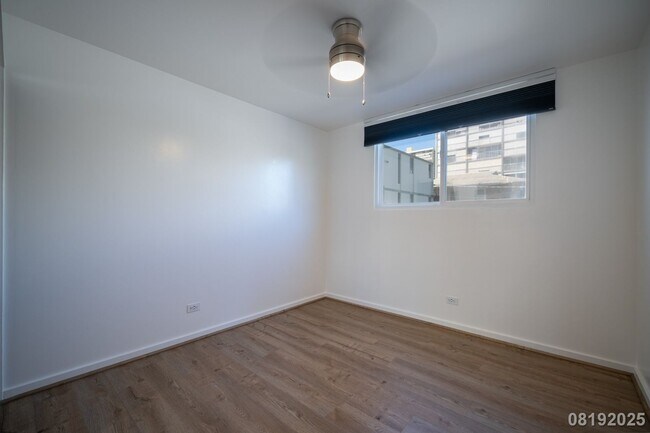Building Photo - 1402 Piikoi St