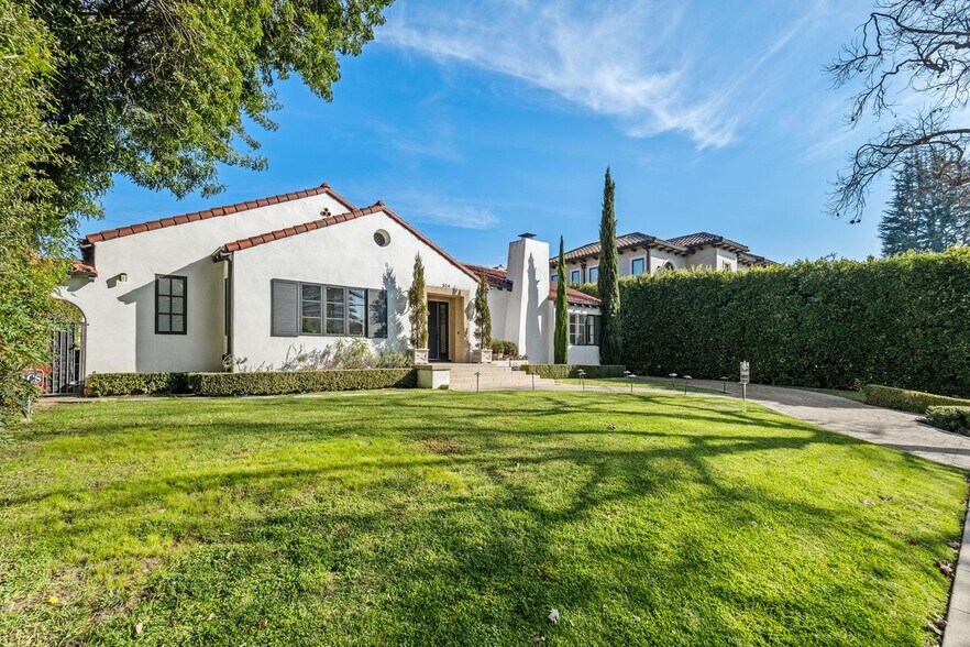 Building Photo - 514 Walden Dr