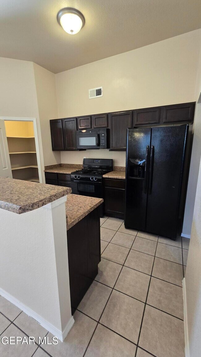 Building Photo - 14229 Otter Point Ct