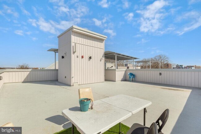 Building Photo - 1335 N Marston St