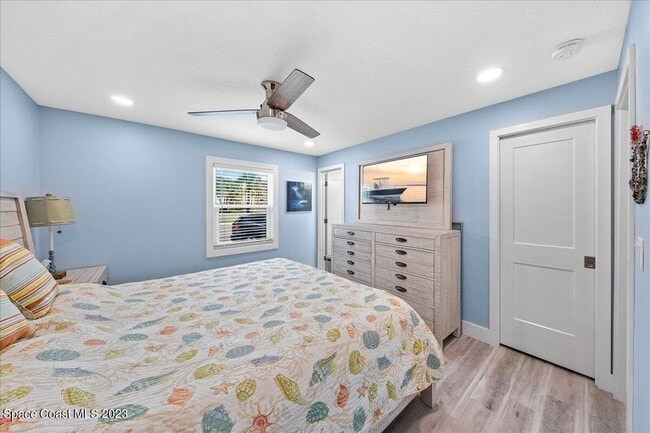 Building Photo - 7801 Ridgewood Ave