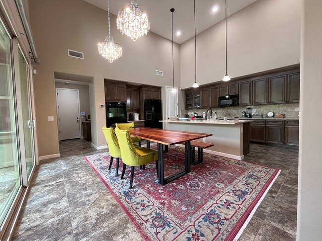 Building Photo - 18510 N 94th St