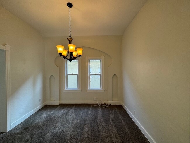 Building Photo - Welcome to Your New Home: Stunning Apartments in Orange St.