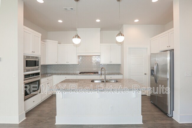Building Photo - 4903 SW Woodvale Rd